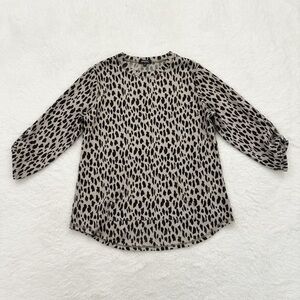 Papa Vancouver Women's Leopard Print Roll Tab Sleeve Top - Size 2XL
 b88